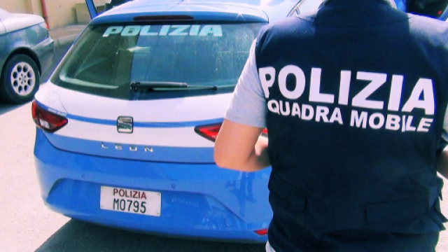 L'uomo &egrave; stato arrestato dagli uomini della Squadra Mobile della Polizia.