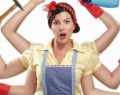 Assicurazione casalinghe, l'Inail: obbligatoria fino a 67 anni e premio raddoppiato