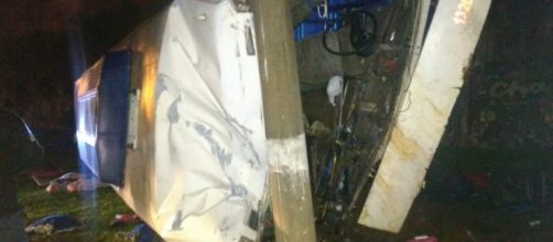 Acidente com &ocirc;nibus clandestino mata duas pessoas - (Foto: Divulga&ccedil;&atilde;o/Pol&iacute;cia Civil)