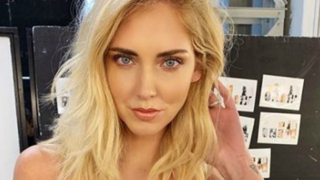 Chiara Ferragni a seno socperto su instagram: una sfida alle critiche.
