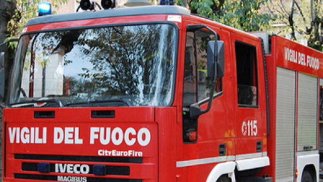 San Basile, anziana cade nel camino di casa e muore tra le fiamme.