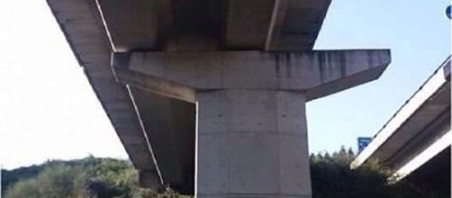 A estrutura acabou ficando deslocada nessa obra (Reprodu&ccedil;&atilde;o)