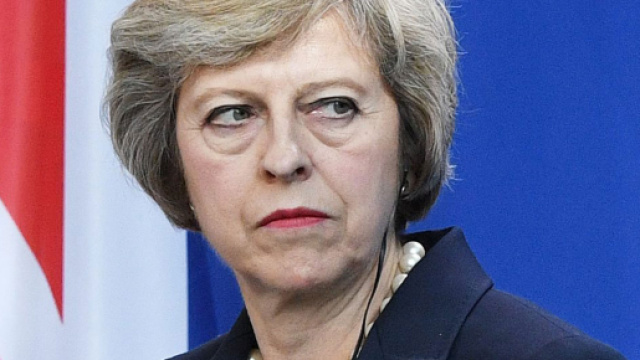 Brexit: leader dell'UE approvano piano della May