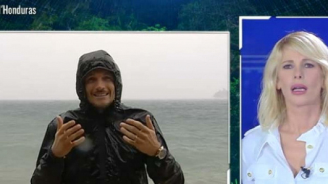 Isola dei famosi: un concorrente a rischio per gravi accuse contro la D'Urso