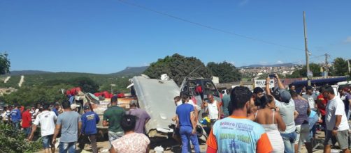 Ve&iacute;culos ficaram completamente destru&iacute;dos (Cr&eacute;dito: Nilson Santos/Blog Liberdade Bom Sucesso).