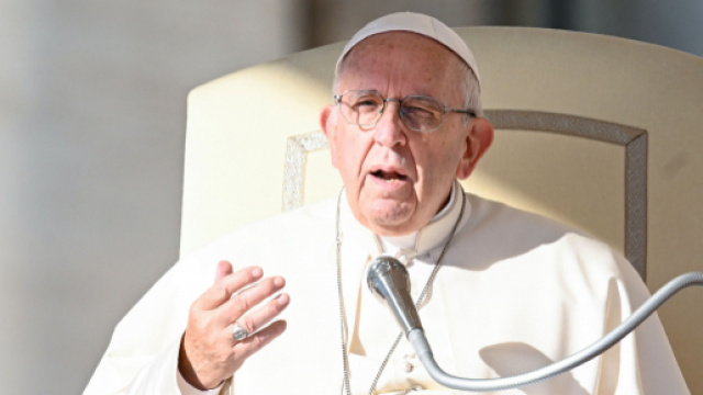 Papa Francesco: &laquo;Meglio atei che cristiani che vanno in chiesa e odiano gli altri&raquo;
