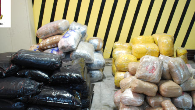 Livorno, Maxi sequestro di droga. 650Kg di cocaina in container