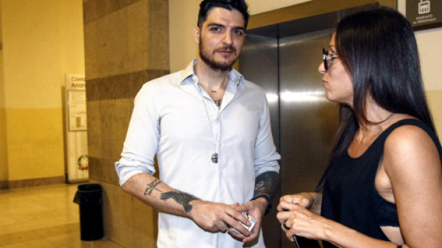 Nina Moric dice addio a Luigi Favoloso, la storia d'amore &egrave; finita.