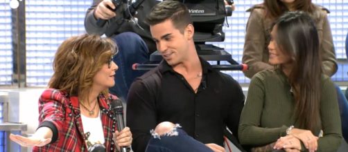 Alex y Fiama anuncian su compromiso en MYHYV (Mediaset)