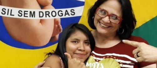 Filha adotiva de Damares foi levada de tribo ilegalmente (Reprodu&ccedil;&atilde;o: Instagram)