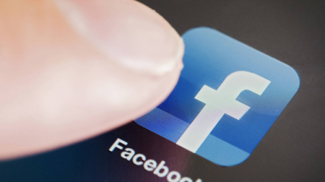 Facebook, utenti pagati 20 dollari al mese per installare un'app che gli 'spii'