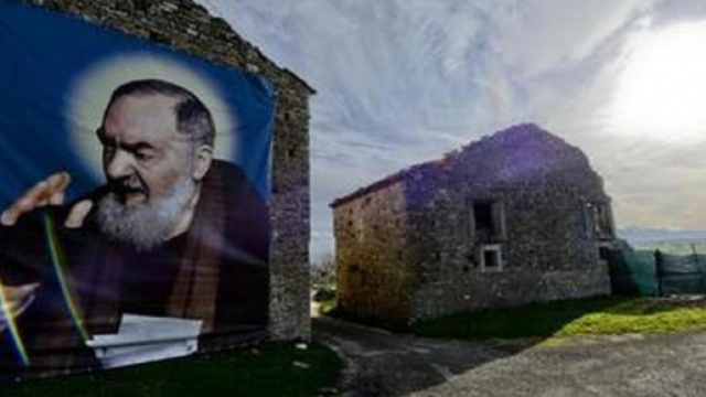 Il funerale &egrave; pronto, ma il morto si risveglia