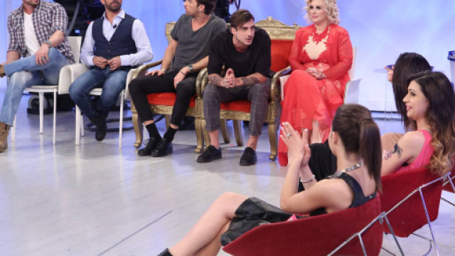 Uomini e donne, la scelta nel castello