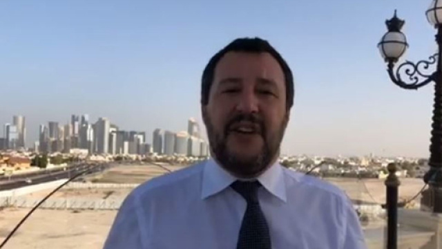 Matteo Salvini va gi&ugrave; duro contro il sindaco di Napoli De Magistrsi