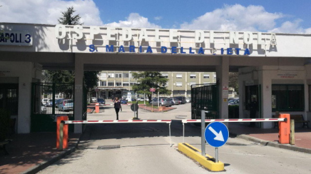 Ospedale di Nola, cade dal lettino e batte la testa: in fin di vita anziano paziente