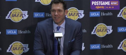 Lakers' coach Luke Walton is under fire for losses [Image via Los Angeles Lakers/YouTube screencap]
