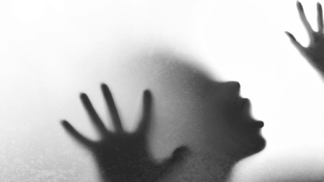 Martellate in faccia alla moglie: nei guai marito violento.