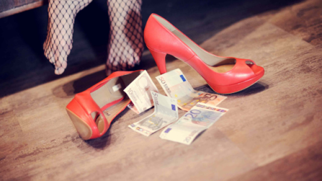 Pescara, induceva alla prostituzione la figlia 12enne: arrestata - terzobinario.it