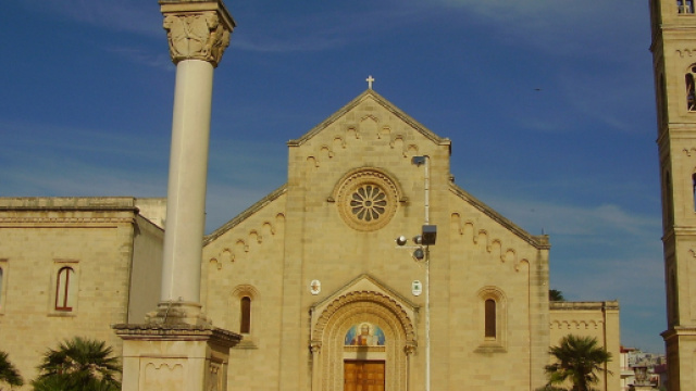 Parabita, ragazzo picchiato e denudato dal branco in strada: 1 fermo e 5 ricercati