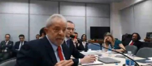 Momento em que Lula &eacute; questionado pela Ju&iacute;za Gabriela Hardt - Foto/Divulga&ccedil;&atilde;o