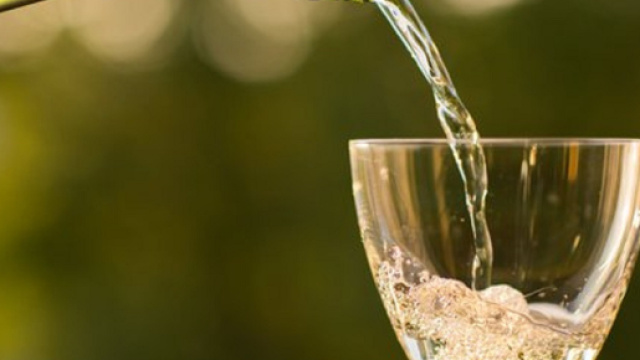 ''Dry January'', una sorta di astinenza forzata da qualsiasi alcolico che ha dimostrato di essere vincente nel tempo. (Canva)