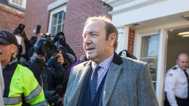 Kevin Spacey, inculp&eacute; d'agression sexuelle, a &eacute;t&eacute; plac&eacute; en libert&eacute; conditionnelle.