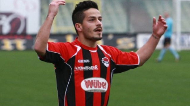 Vincenzo Sarno con la maglia del Foggia: il fantasista napoletano sarebbe nel mirino del Trapani
