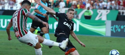 Luciano foi mantido como centroavante titular em jogo-treino contra a Chapecoense (Foto: O Globo)