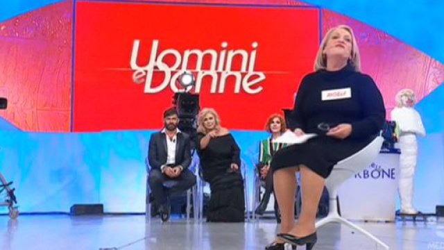 Anticipazioni Uomini e Donne trono over: Angela lascia - gossipblog.it