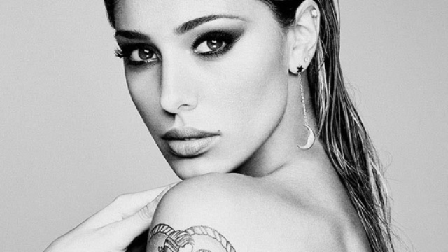 Belen Rodriguez in vacanza con Lavezzi