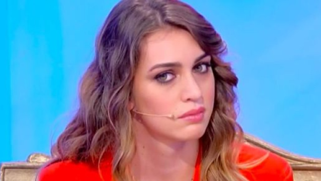 Uomini e Donne: Sara Tozzi abbandona il trono