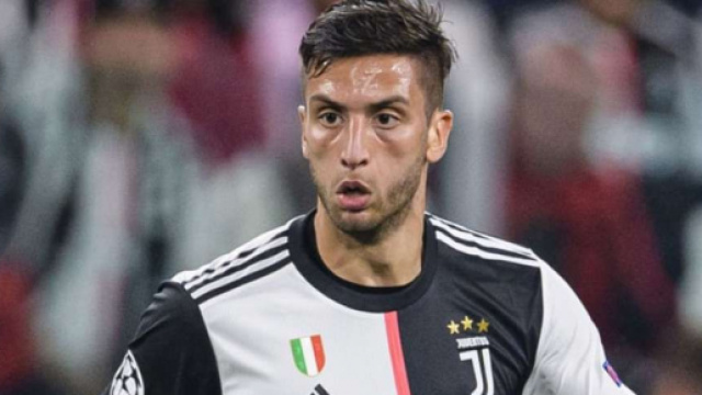 Juventus, la duttilit&agrave; di Bentancur rappresenterebbe per Sarri un&rsquo;alternativa importante (Foto: 90min.com)