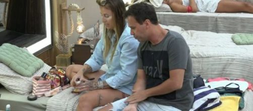 Viny Viera em "A Fazenda". (Reprodu&ccedil;&atilde;o/RecordTV)