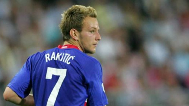 Il centrocampista croato Rakitic nel mirino dell'Inter
