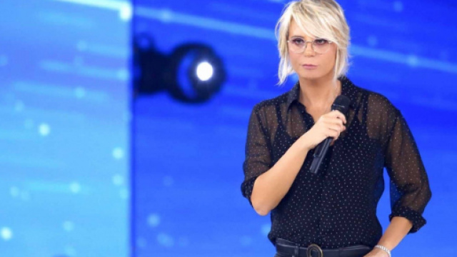 Amici Celebrities, la semifinale: sciolte le squadre, televoto e De Filippi quarto giudice.