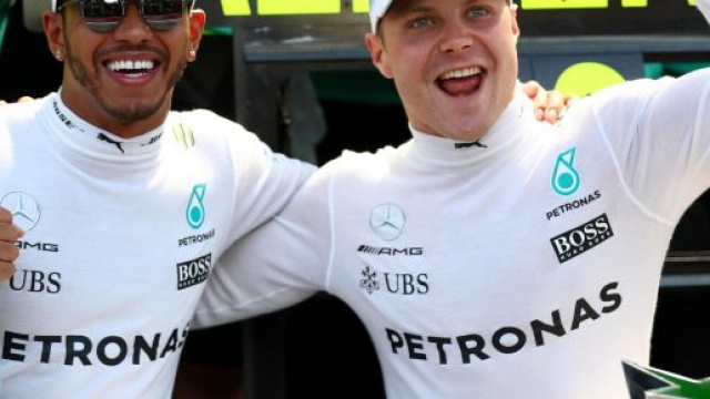F1: Bottas vince il Gp di Suzuka, la Mercedes si aggiudica il mondiale costruttori