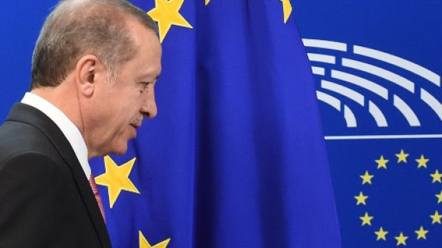 Turkish official: Erdoğan is not blackmailing EU.