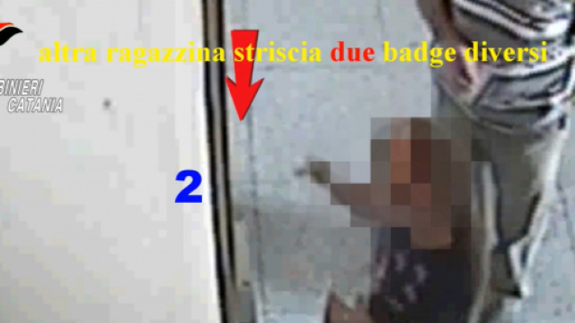 Catania: ragazzina striscia badge al posto dei dipendenti del Comune