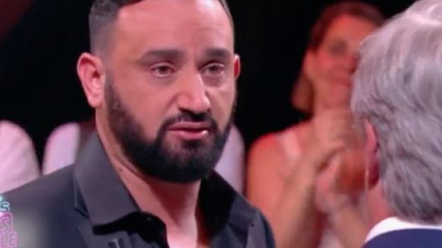 VIDEO Cyril Hanouna &eacute;mu aux larmes en d&eacute;couvrant le message d ... - voici.fr