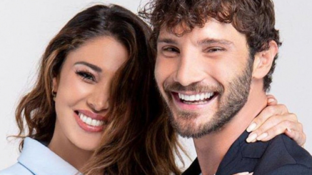 Belen Rodriguez e Stefano De Martino: fuga romantica in un posto top secret, Santiago coi nonni.