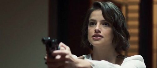 Josiane em cena de f&uacute;ria na novela "A Dona do Peda&ccedil;o", da Rede Globo. (Reprodu&ccedil;&atilde;o/TV Globo)