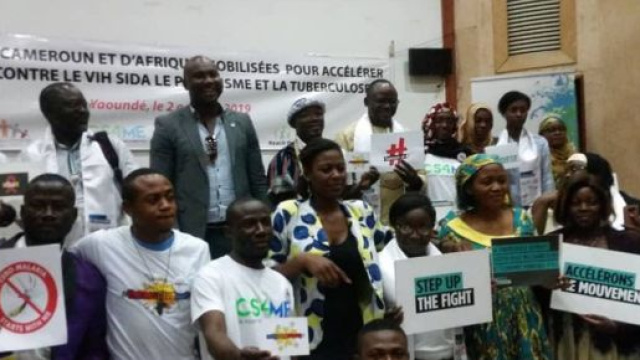 Le regroupement des diff&eacute;rentes ONG mobilis&eacute;es &agrave; la Fondation Muna le 2 octobre 2019 (c) Annette Olinga