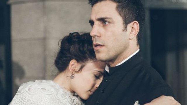 Una Vita anticipazioni: Telmo e Lucia sorpresi a letto inseme dal priore Espineira