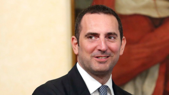 Il Ministro M5S Vincenzo Spadafora critica Conte e Raggi