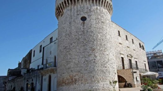 Conversano, forse c'&egrave; un tesoro nascosto sotto la torre del castello medievale