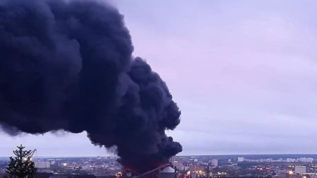 Panache de fum&eacute;e suite &agrave; l'incendie de l'usine Lubrizol