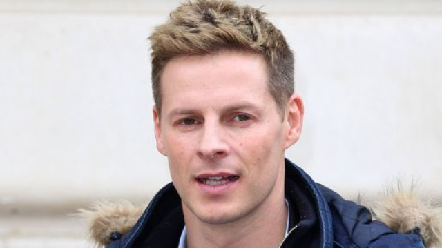 PHOTO Matthieu Delormeau publie un clich&eacute; de lui enfant, il est ... - voici.fr