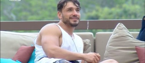 Lucas tem pedido de expuls&atilde;o pelo p&uacute;blico. (Reprodu&ccedil;&atilde;o/Record TV)