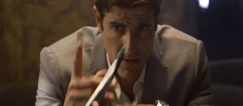 R&eacute;gis se negar&aacute; a ir no casamento de Agno e Leandro. (Reprodu&ccedil;&atilde;o/TV Globo)