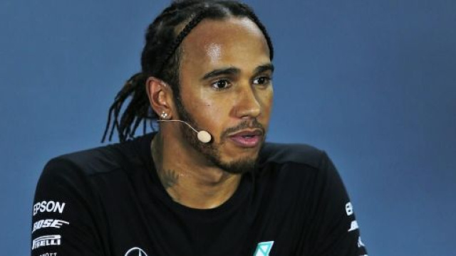 Hamilton: 'Ferrari? Potrei cambiare qualcosa in meglio, ma non &egrave; un'opzione per il futuro'